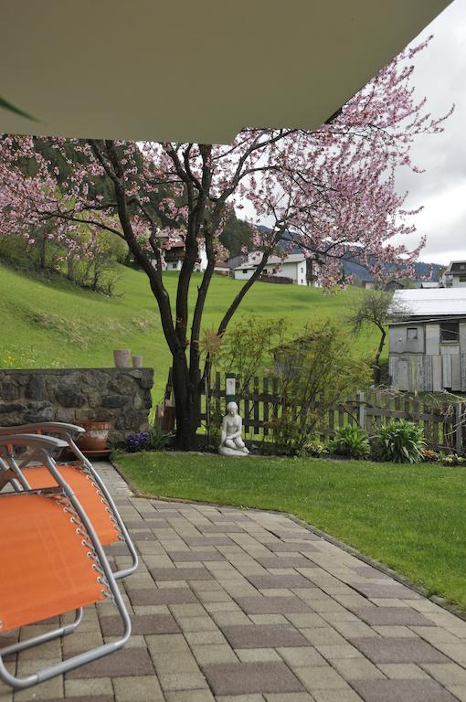 Haus Fischer Pettneu am Arlberg Szoba fotó